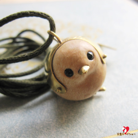 桜の木と真鍮の小鳥ネックレス 馴鹿